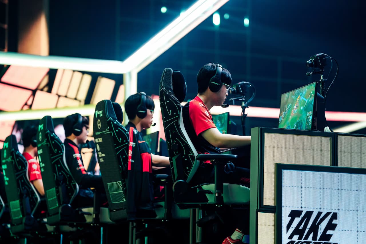 The Top 5 Best League of Legends Teams of 2022