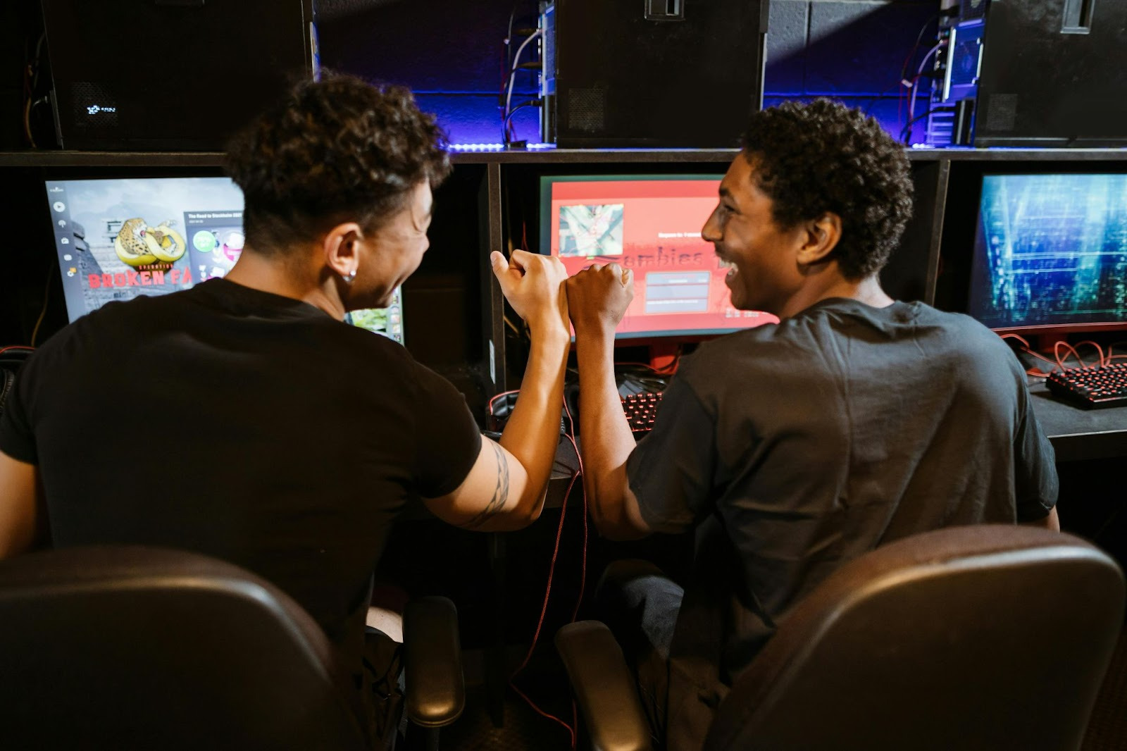 Computer Games and Social Connection: Playing Together Online